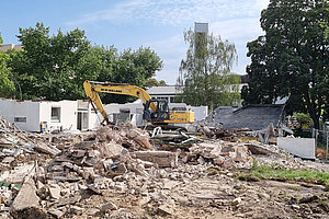 Neubau der Ev. Kita Regenbogenland: Abriss ehem. Diakoniegebäude, 15.8.2024 (© Andreas Kaul)