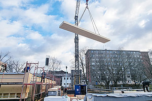 Neubau der Ev. Kita Regenbogenland: Zwei Tage später – Deckeneinzug, 9.1.2025 (© Andreas Kaul)