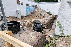 Neubau der Ev. Kita Regenbogenland: Neue Hebeanlage, 18.6.2024 (© Andreas Kaul)